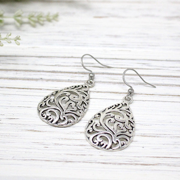 Scalloped Teardrop Filigree Earring