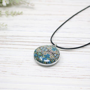 Glass Pendant Necklaces