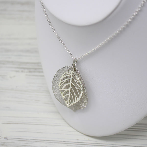 Pila Natural Leaf Necklace