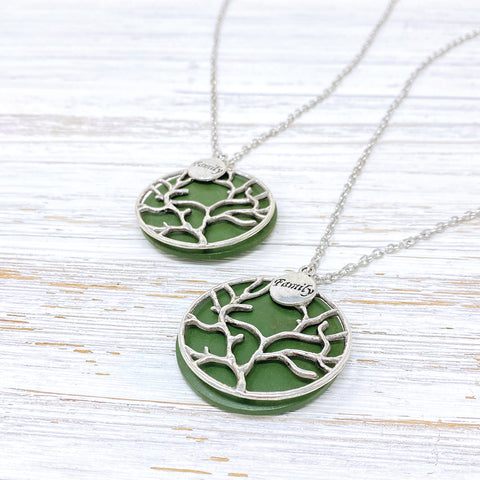 products/FamilyTreenecklace_18a0809c-55eb-4da4-861a-d03c66971a88.jpg